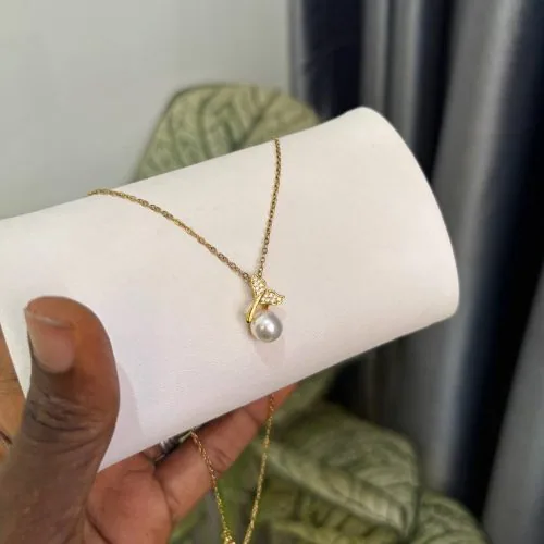 Pearl Lite Necklace