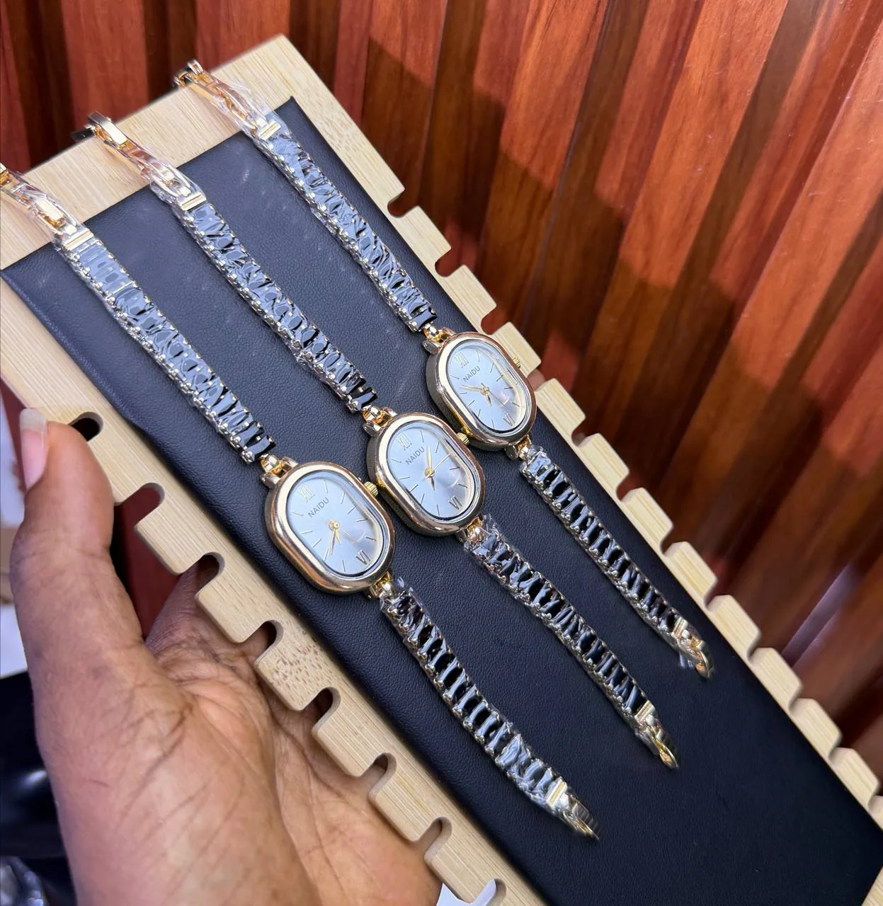 Zirconia Chain Wristwatch