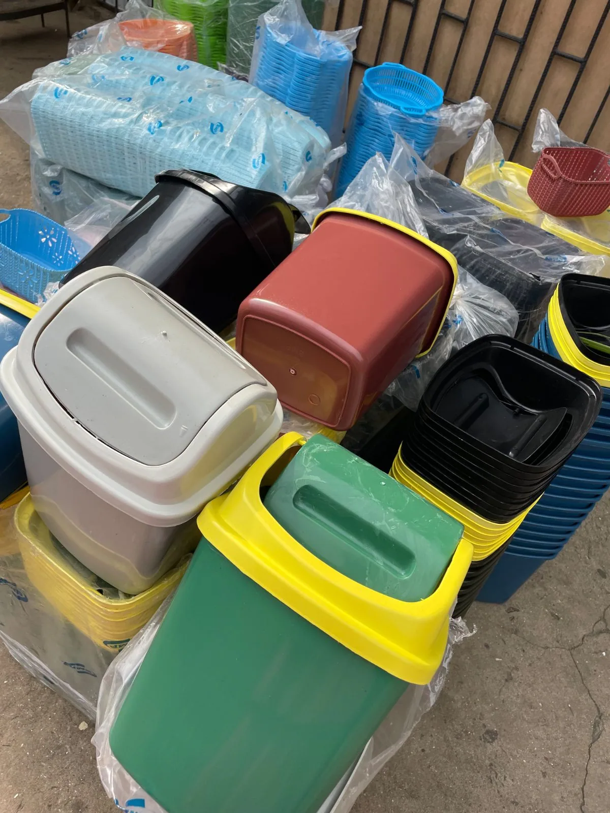 Mini Plastic Dustbin