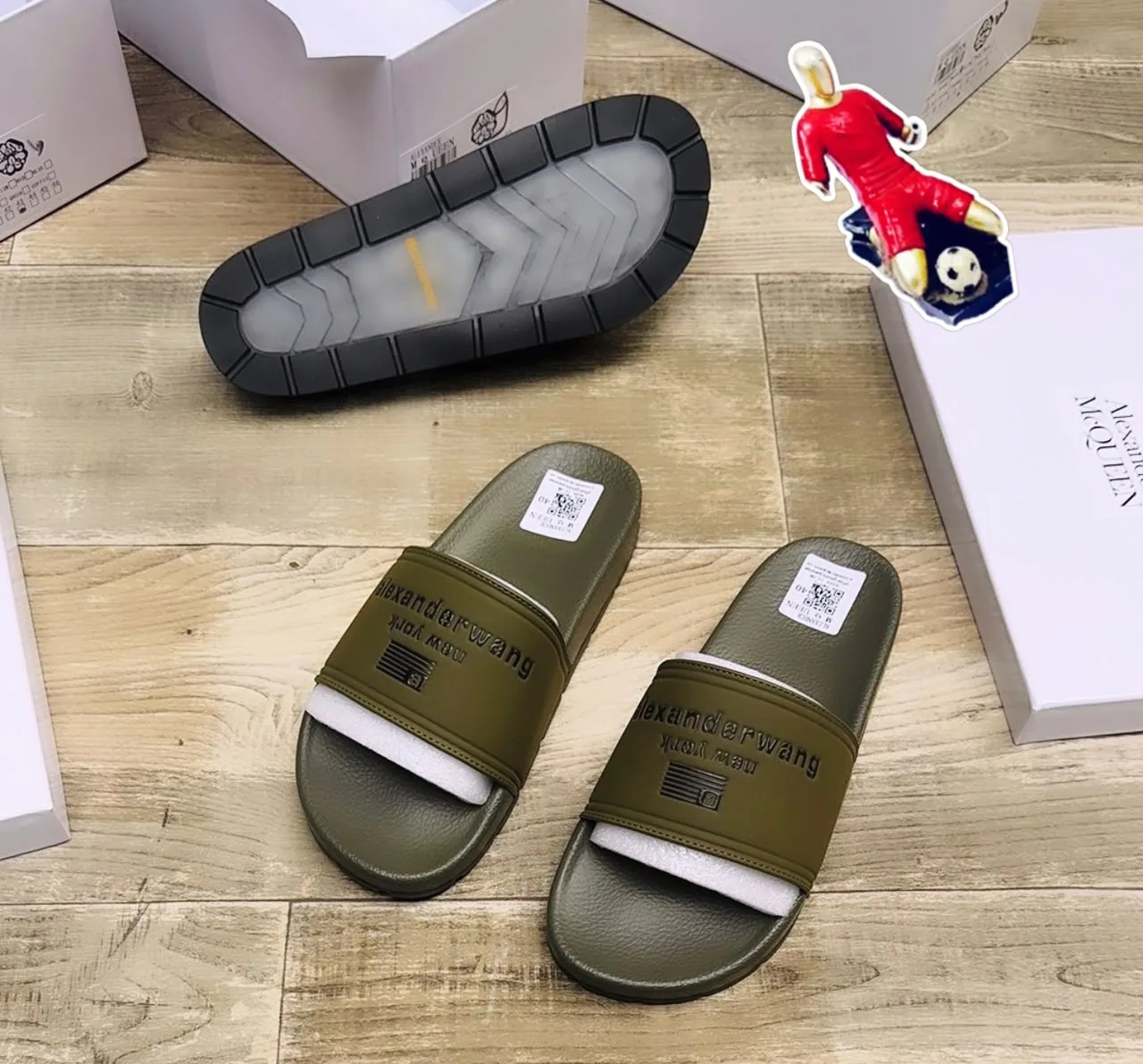 McQueen Slide