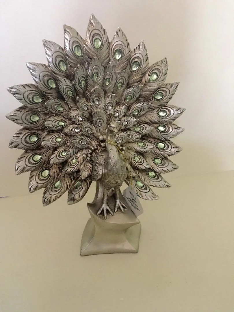 Majestic Peacock Glory Sculpture