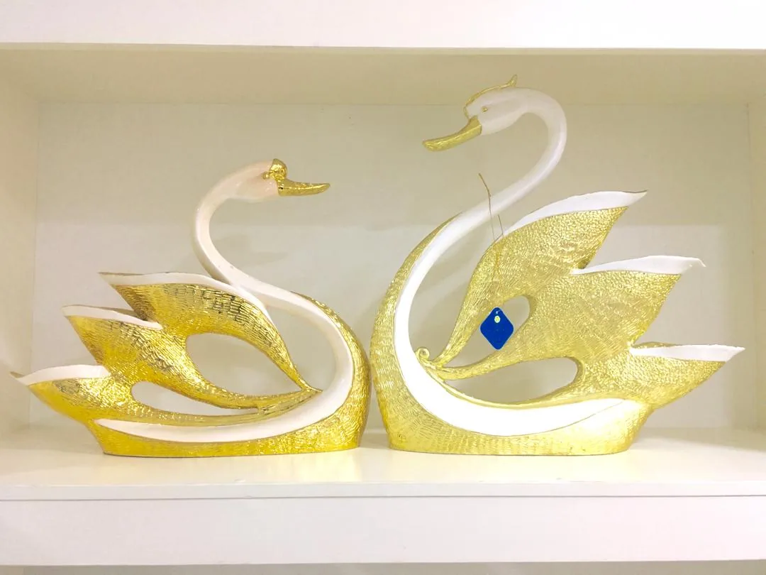 Golden Harmony Swan Pair
